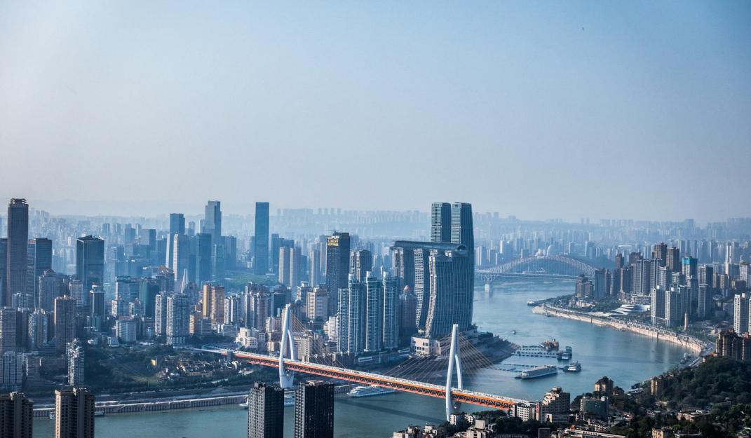 Chongqing, China © Zhang qc / Unsplash